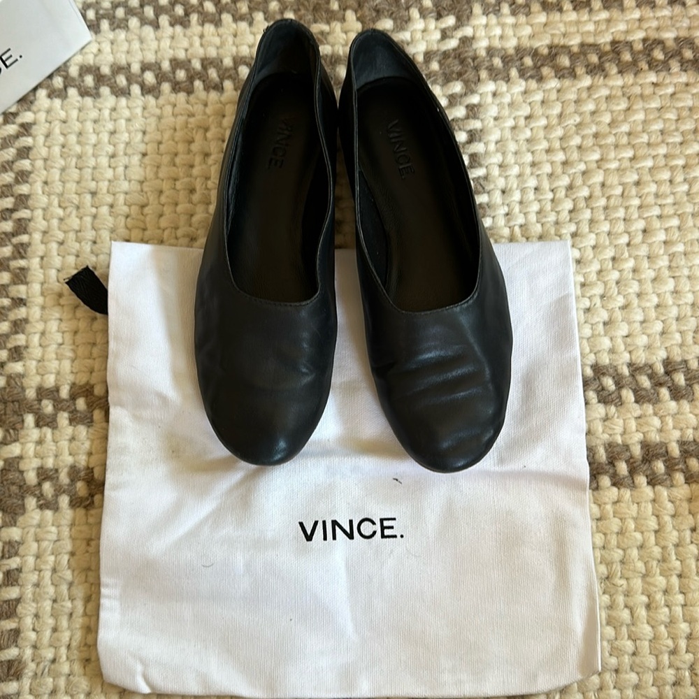 Vince black Maxwell flats. Leather size 6